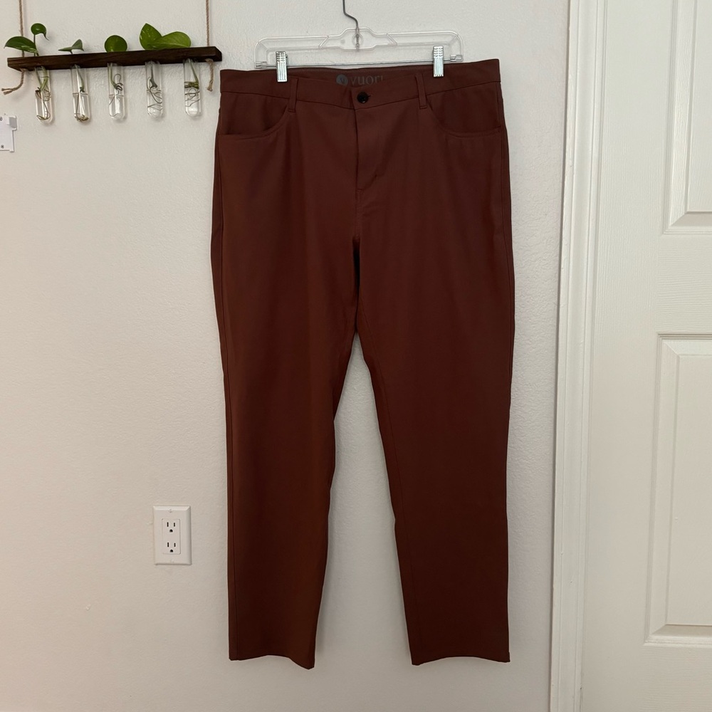 Vuori Meta pants maroon size 36